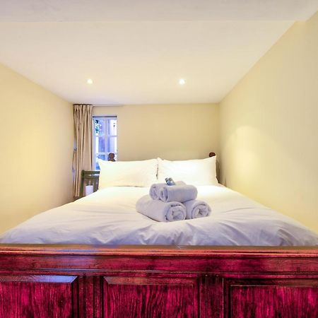 شقة Famous House, 1 Minute From Edinburgh Castle المظهر الخارجي الصورة
