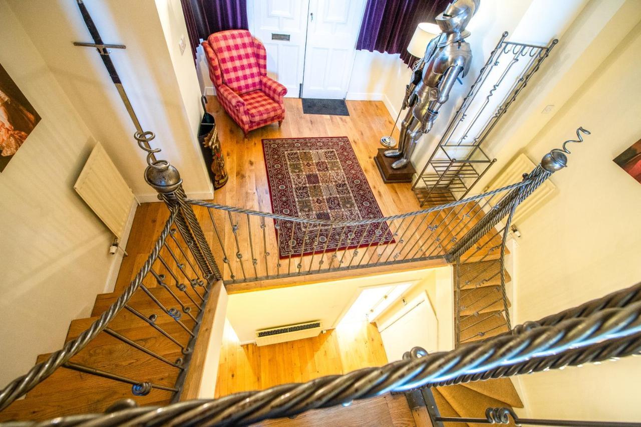شقة Famous House, 1 Minute From Edinburgh Castle المظهر الخارجي الصورة