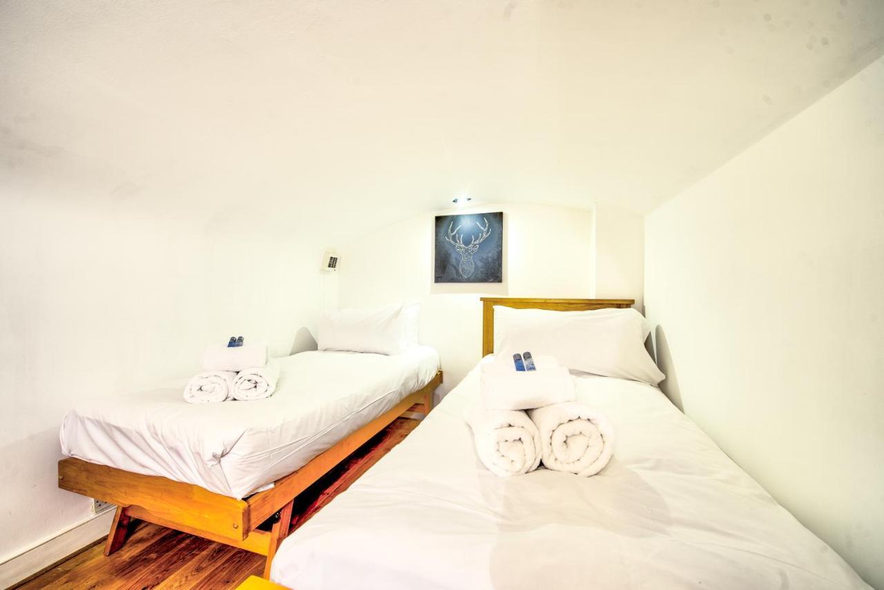 شقة Famous House, 1 Minute From Edinburgh Castle المظهر الخارجي الصورة