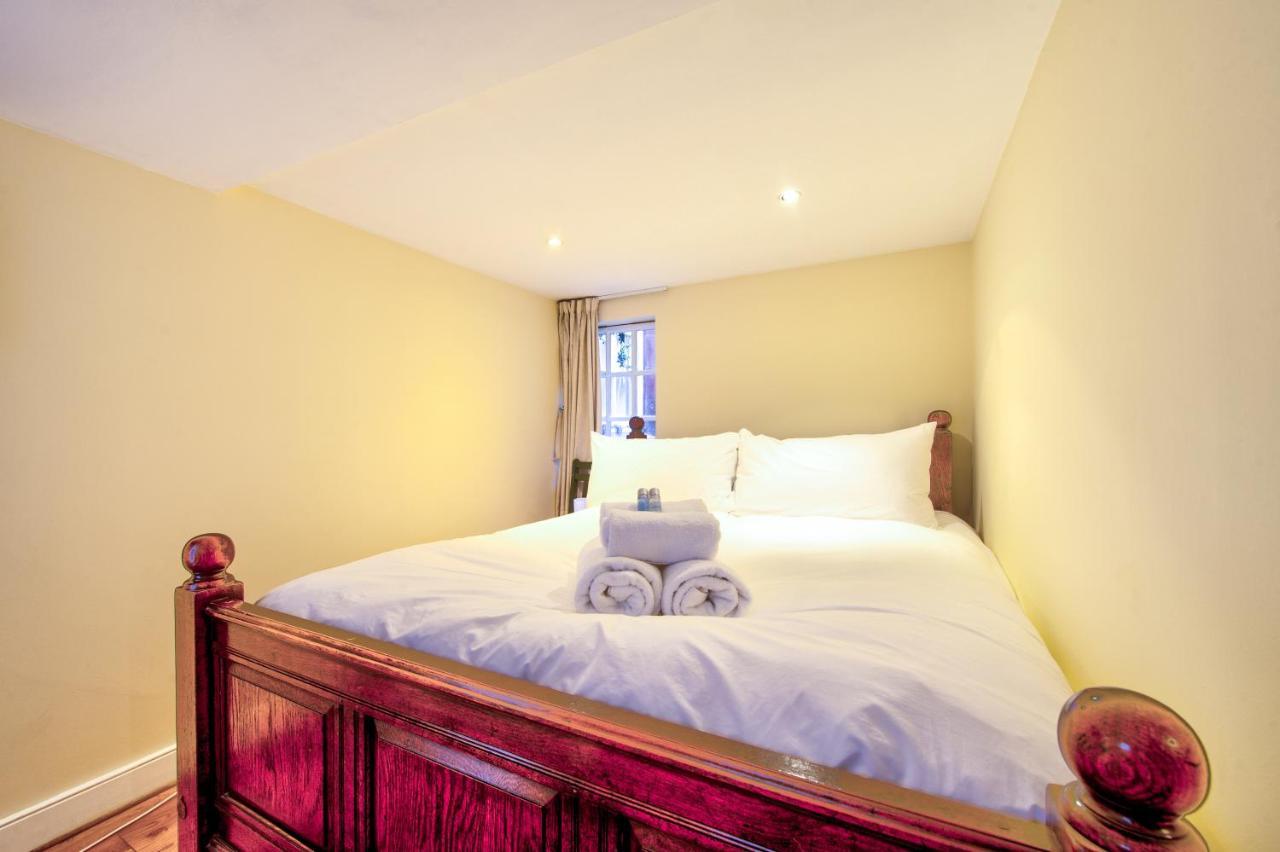 شقة Famous House, 1 Minute From Edinburgh Castle المظهر الخارجي الصورة