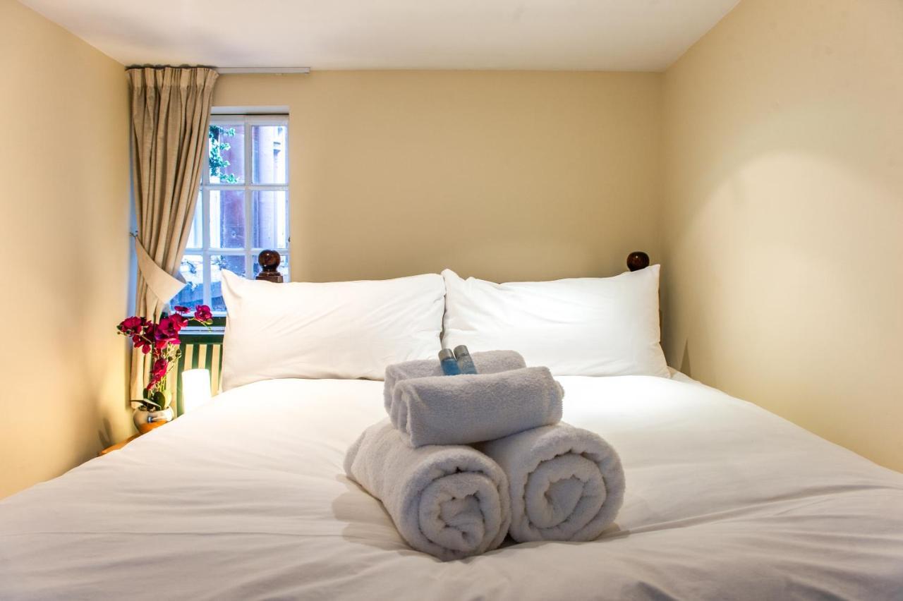 شقة Famous House, 1 Minute From Edinburgh Castle المظهر الخارجي الصورة