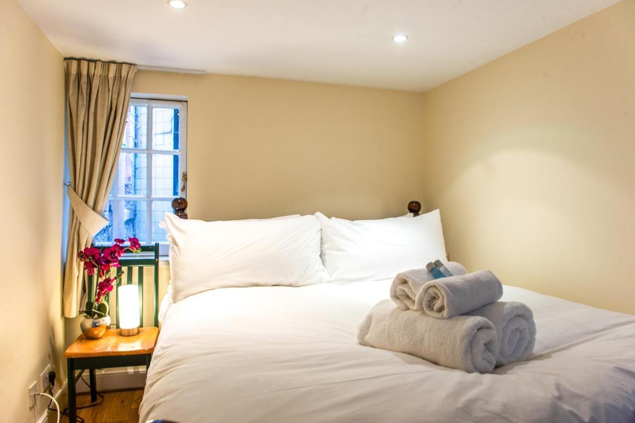 شقة Famous House, 1 Minute From Edinburgh Castle المظهر الخارجي الصورة
