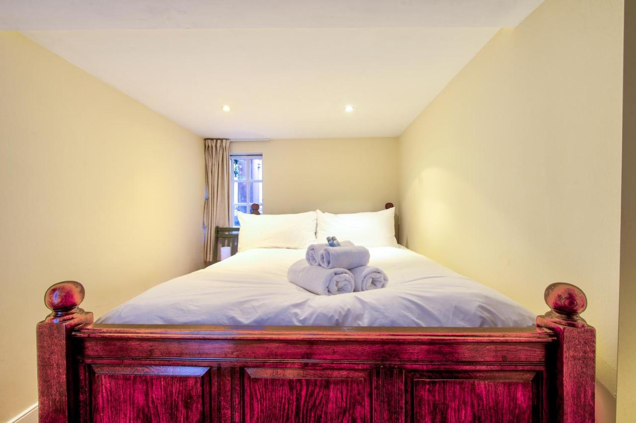 شقة Famous House, 1 Minute From Edinburgh Castle المظهر الخارجي الصورة