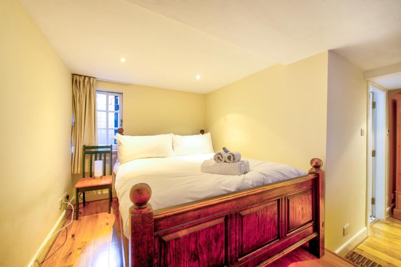 شقة Famous House, 1 Minute From Edinburgh Castle المظهر الخارجي الصورة
